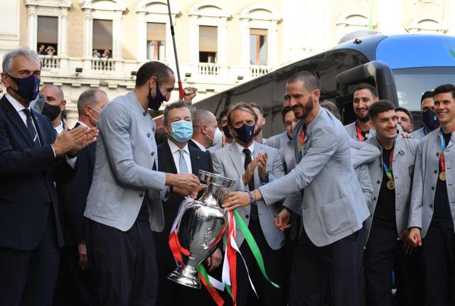 开云体育平台app-总统接见意大利队，曼奇尼回应英格兰扎心一幕