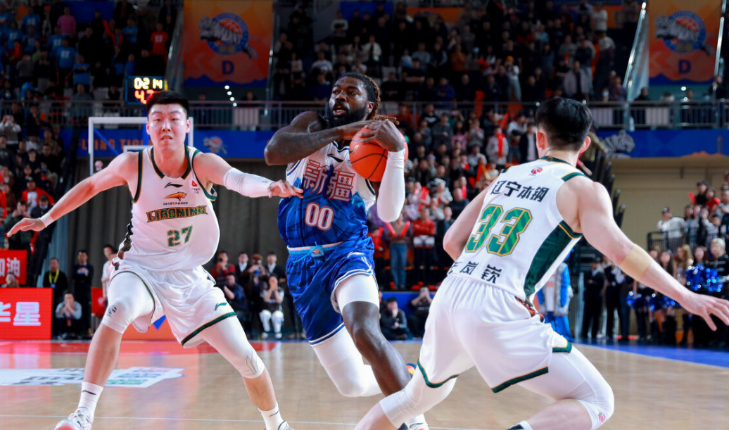 开云体育官方网站-末节4分苦吞4连败！曝杨鸣已经下课，辽宁球迷评论区炸锅，太讽刺